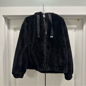 NEW Zara fuzzy bomber 🖤